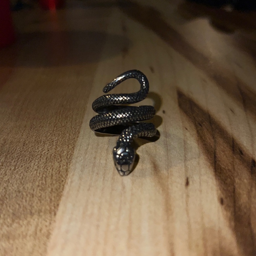 Snake fashion ring! New!